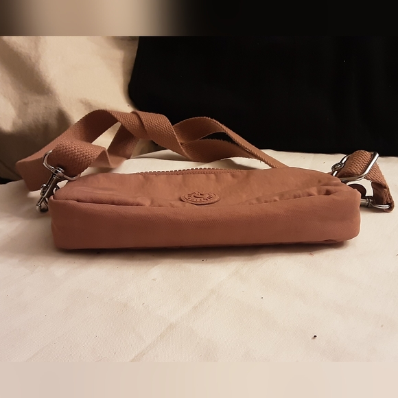 EUC Kipling Crossbody - Picture 9 of 10